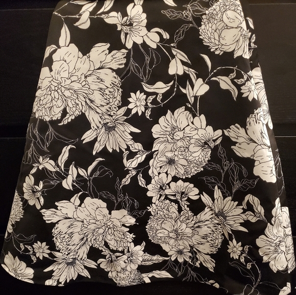 H&M aline skirt - Picture 2 of 6